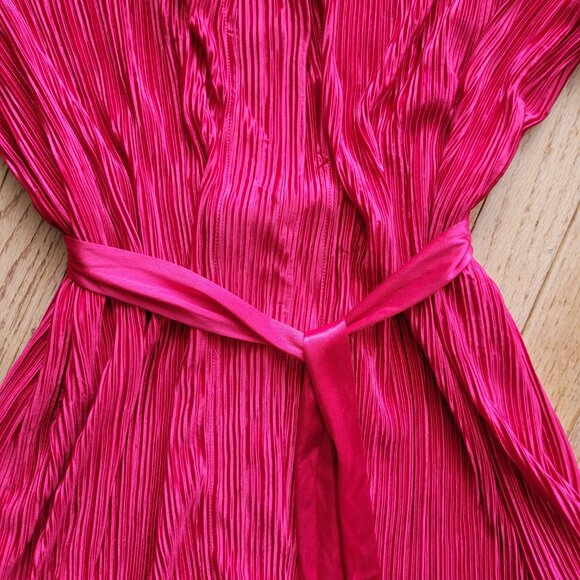 NWT Smash+ Tess Tasia Festive Red Long-Sleeve Top M/L Jacket - Picture 3 of 10